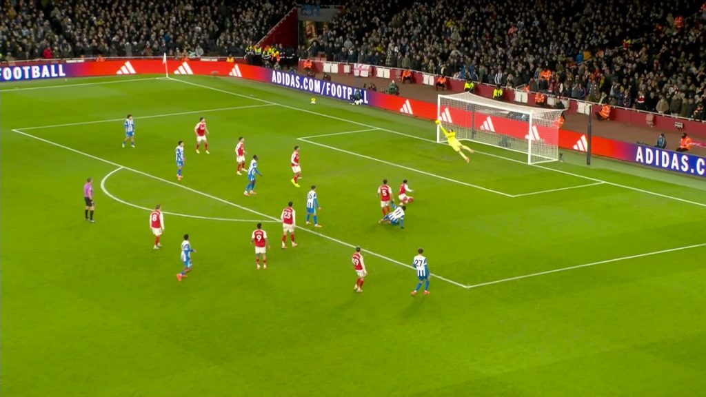 David Raya atajada que evitó el empate ante Brighton