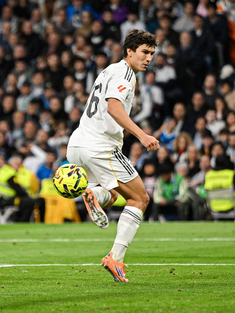 Gonzalo García tenía que llenar unos zapatos enormes en la cima del ataque del Real Madrid.

Marcó un triplete, incluido un golazo, bajo los focos