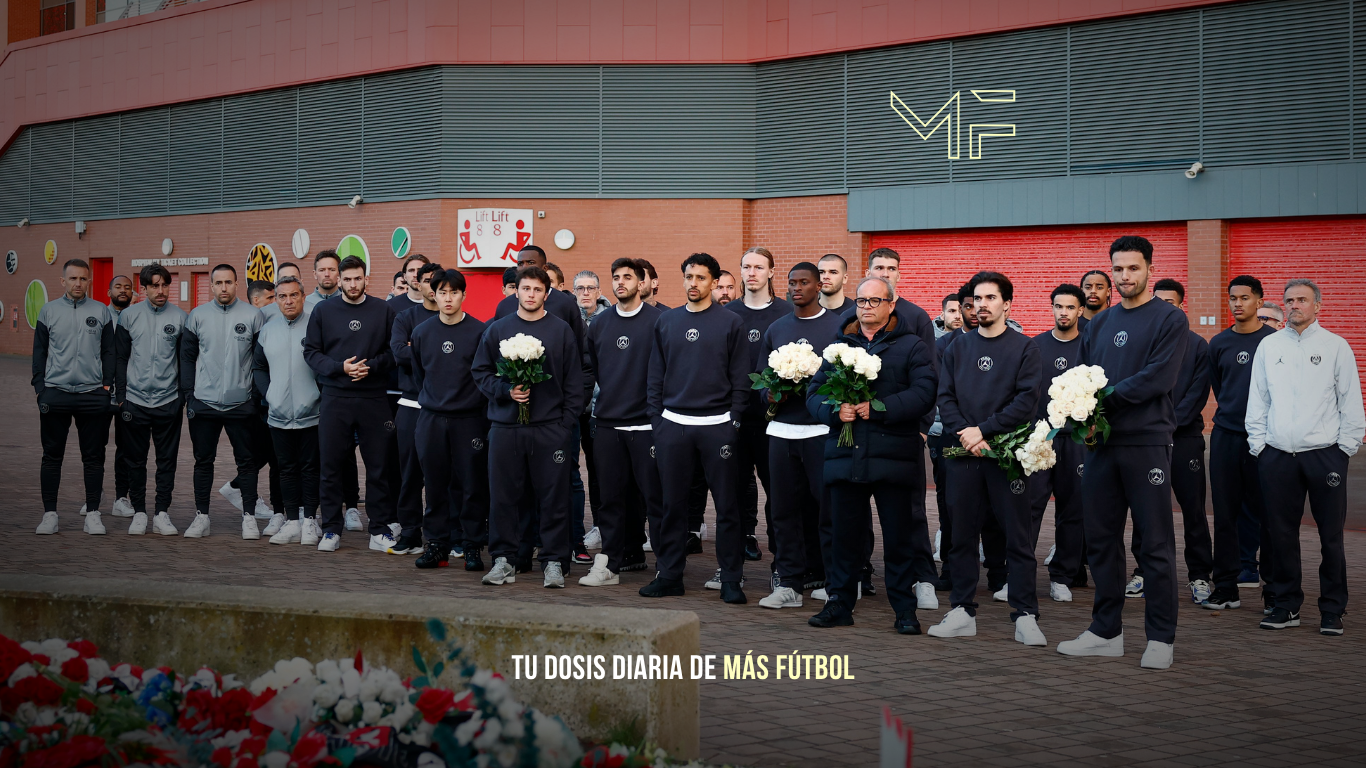 PSG honra memoria en Anfield