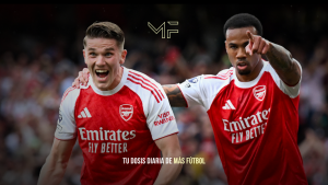 Arsenal golpea y mete presión