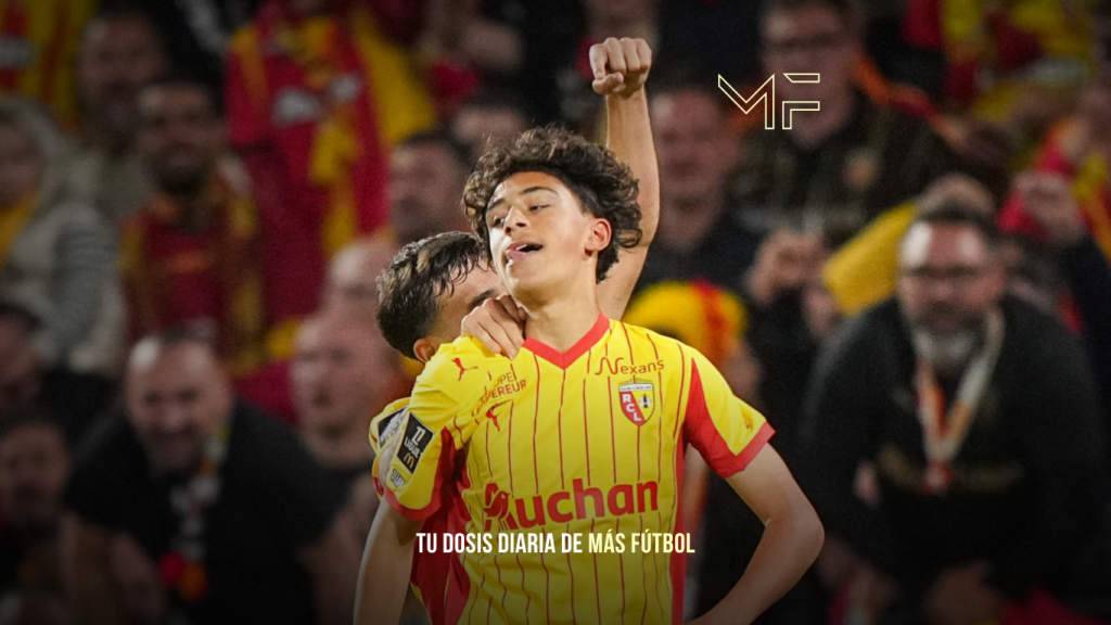 El joven Mezian Mesloub debutó con 16 años en el Lens y marcó a los 10 segundos el gol que clasificó al club a la Champions League.
