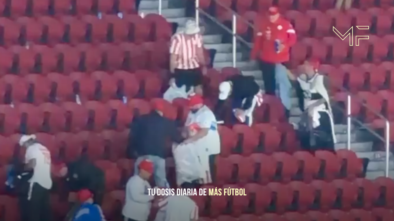 Paraguay ganó a Turquía y su afición también se llevó los aplausos al limpiar las gradas del estadio, siguiendo un ejemplo admirado en el Mundial.